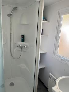Koupelna v ubytování Mobil Home de luxe 6 pers