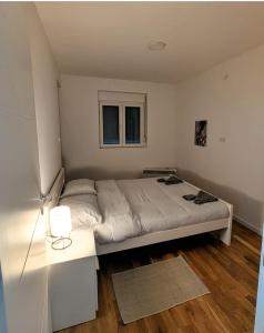 Ένα ή περισσότερα κρεβάτια σε δωμάτιο στο Mimi -Green Hill +17 φωτογραφίες