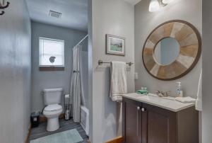 Et badeværelse på Whitesands Beach House - South + 42 billeder