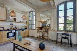 Η κουζίνα ή μικρή κουζίνα στο HP2 Magnifique appartement dans HP les Oliviers-2 +6 φωτογραφίες