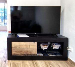 Μια τηλεόραση ή/και κέντρο ψυχαγωγίας στο Verona Dreams