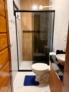 Et badeværelse på Tropical House Santarém + 15 billeder