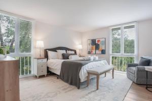 Postel nebo postele na pokoji v ubytování 883 Ketch Court at The Sea Pines Resort + 19 fotografií