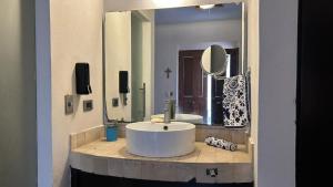 Ένα μπάνιο στο Atelier Monte León +36 φωτογραφίες