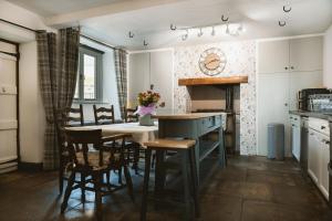 Köök või kööginurk majutusasutuses The Farmhouse at Highside Farm