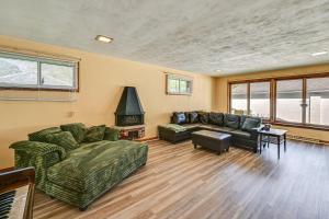 Fotografie z fotogalerie ubytování 2 Mi to Dtwn Newark Pet-Friendly Home! v destinaci Newark