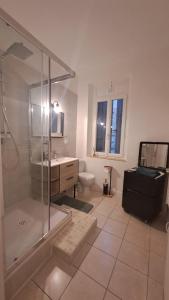 Koupelna v ubytování Studio au cœur de Sommières