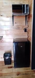 マサミトラにあるVillas Margarita - PANTERAのキッチン(冷蔵庫、電子レンジ付)