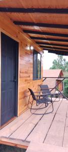 マサミトラにあるVillas Margarita - PANTERAの玄関(椅子2脚付) +5枚の写真