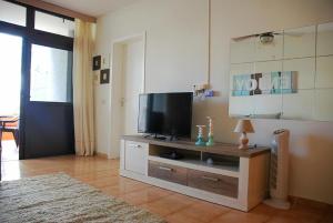 Μια τηλεόραση ή/και κέντρο ψυχαγωγίας στο Primavera Pool Paradise