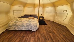 Postel nebo postele na pokoji v ubytování Glamping Río Serrano - Caja Los Andes