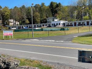 Το κτήριο όπου στεγάζεται  το μοτέλ +10 φωτογραφίες