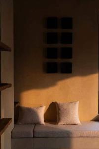陽朔にあるYangshuo Lutong Hotelのソファ(枕2つ付) +62枚の写真