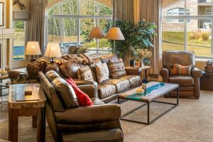 Posezení v ubytování 2 Bedroom Hot Tub Fireplace Walk to Lake Dillon