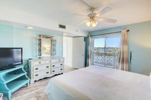 Ένα ή περισσότερα κρεβάτια σε δωμάτιο στο El Matador 530 - FREE TICKETS!! Your stay includes free tickets to many area attractions! +27 φωτογραφίες