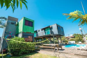 インビトゥバにあるInnbox Praia do Rosaのプール付きの家