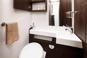 Koupelna v ubytování Lodge Camper im Nationalpark mit Aussicht & Geschichte