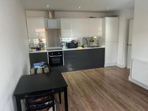 Gallery image of Luxurious Two Bedroom apartment with great access to London in Romford