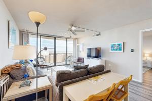 TV a/nebo společenská místnost v ubytování Sea Colony - 1D Annapolis Garden House Rd