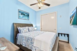 Кровать или кровати в номере Sapphire Beach - Breathtaking 26th Floor Views