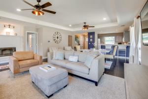 Un lugar para sentarse en Private Dock and Slip Cedar Creek Reservoir Home