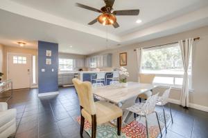 Un lugar para sentarse en Private Dock and Slip Cedar Creek Reservoir Home