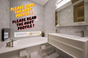 Koupelna v ubytování Luxury Morzine Chalet & Pool + 8 fotografií