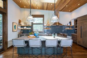 Kuchyň nebo kuchyňský kout v ubytování West Shore - West Shore Hideaway
