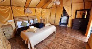 Postel nebo postele na pokoji v ubytování Amazing Luxury Camp