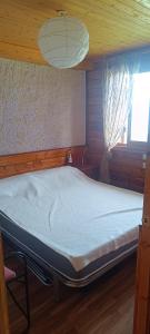 Postel nebo postele na pokoji v ubytování Ap1 Eyne 2600 Estación de Ski