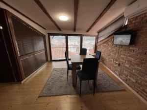 Μια τηλεόραση ή/και κέντρο ψυχαγωγίας στο Balevski House