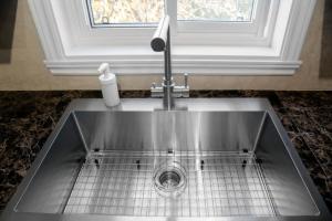 Φωτογραφία από το άλμπουμ του Big Luxury 2 Bedroom Condo, Free Parking, Near Downtown, King size Bed σε Longueuil +9 φωτογραφίες