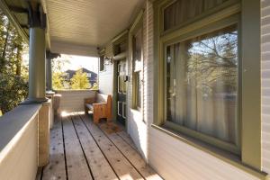 Balkón nebo terasa v ubytování Stay Portland - 3BR Historic Soul District Remodel