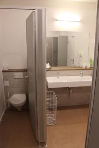 Bilik mandi di B&B Hotel Peter und Paul