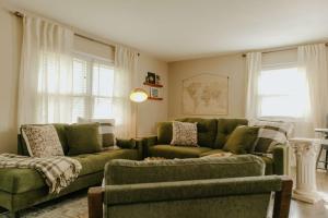 Posezení v ubytování The Atlas - Family-Focused Stay for Every Journey