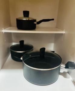 Afbeelding uit fotogalerij van Peaceful- King Beds- Attached Garage - Pet Friendly in Edmonton