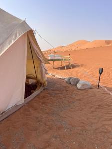 Φυσικό τοπίο κοντά σε οργανωμένο κάμπινγκ +3 φωτογραφίες