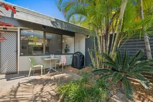 Zahrada ubytování Hibiscus Villa - Beachfront, 2 pools, Tennis, Restaurant