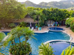 Bazén v ubytování Kangman Hot Spring Resort Hotel nebo v jeho okolí