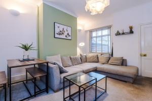 Gallery image of Stylish Home in a Prime Location Walkden Comfort in Worsley +55 photos