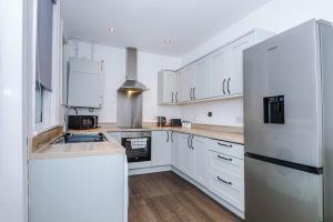 Gallery image of Stylish Home in a Prime Location Walkden Comfort in Worsley