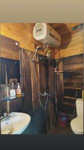 Koupelna v ubytování Hiên Homestay Coffee & Restaurant