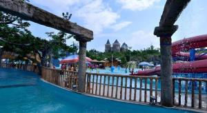 a view of the water park at the disneyland resort at IU Hotels·Nanning Zoo Metro Station RT-Mart in Nanning