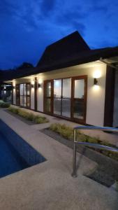 Πισίνα στο ή κοντά στο Panglao Ramyer Villa 2 +111 φωτογραφίες