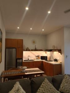 Η κουζίνα ή μικρή κουζίνα στο Cassandra Villa 5