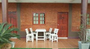 Un patio o zona al aire libre en Sweet Home Chiangkhan