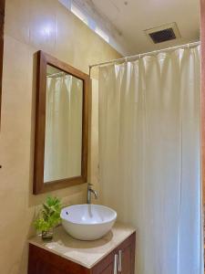 Koupelna v ubytování The Collony House of Baciro