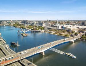 Tầm nhìn suối chảy gần căn hộ