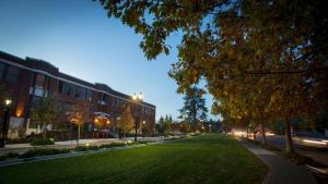 Giardino di McMenamins Anderson School