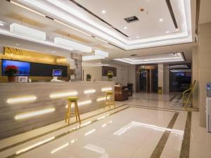TV a/nebo společenská místnost v ubytování GreenTree Inn Weifang Kuiwen District Beiwang Jiale